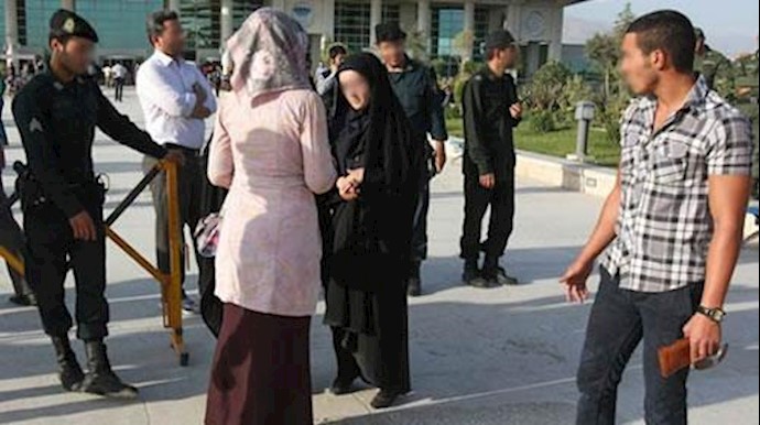 النظام الإيراني : النساء يهدرن حقوق الرجال!