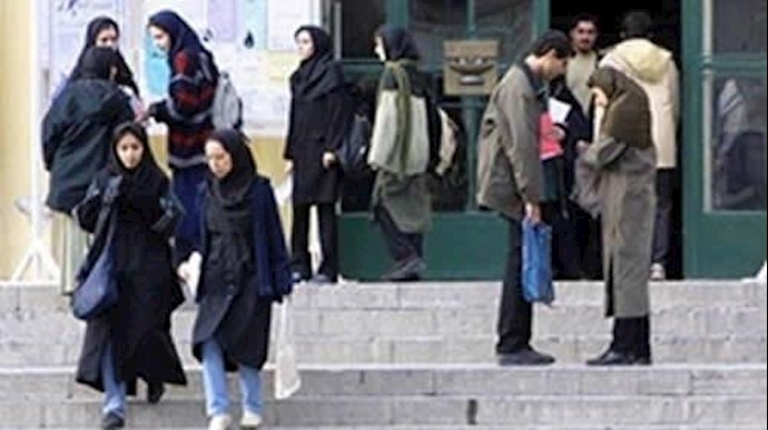 42% من العاطلين عن العمل لديهم شهادات جامعية