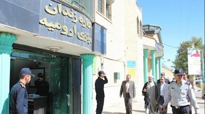 إيران.. سجناء رأي يضربون عن الطعام لنقلهم مع مجانين