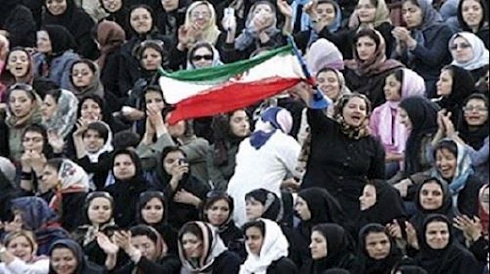 الايرانيات ممنوعات من حضور مباريات کرة القدم