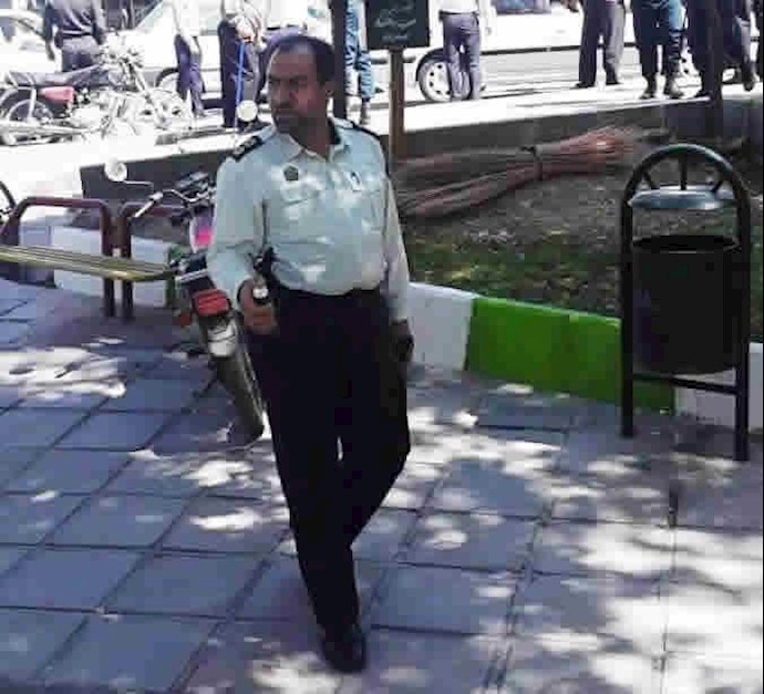 اشتباک بين مواطنين ورجال القمع لقوی الأمن الداخلي في مدينة ازنا