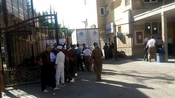 تجمع احتجاجي لمئات من أهالي مدينة کرمانشاه لدعم إنتفاضة أهالي مدينة بانه