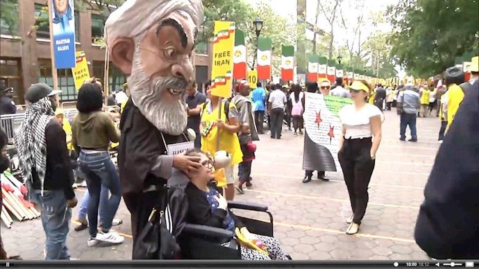 العربية.نت:إيرانيون يتظاهرون في نيويورک ضد خطاب روحاني