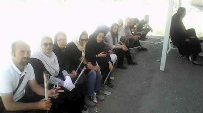 اعتقال عدد من المحتجين مقابل سجن جوهردشت بمدينة کرج