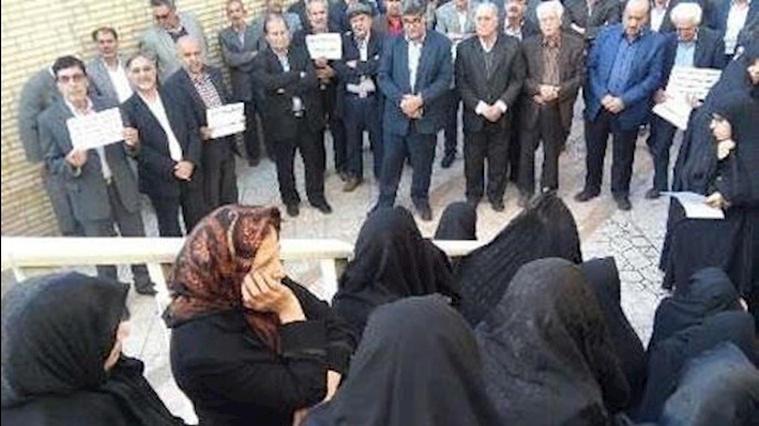 تجمع احتجاجي لمتقاعدين دائرة التعليم والتربية في مدينة يزد