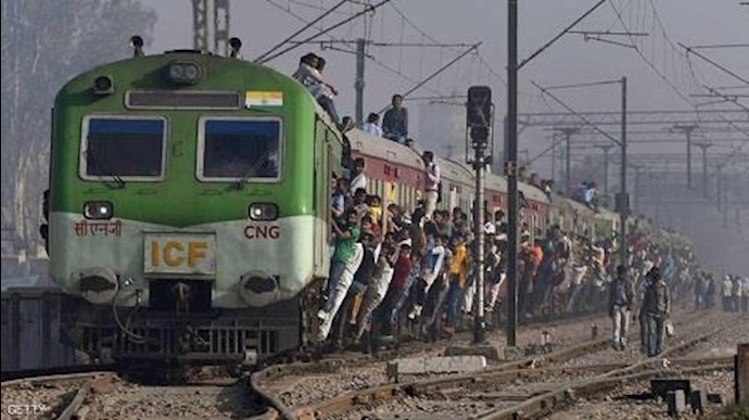تدافع بمحطة قطارات يقتل 15 هنديا