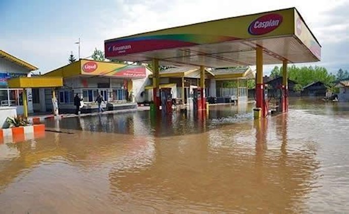 ايران.. أضرار السيول في محافظة جيلان + صور